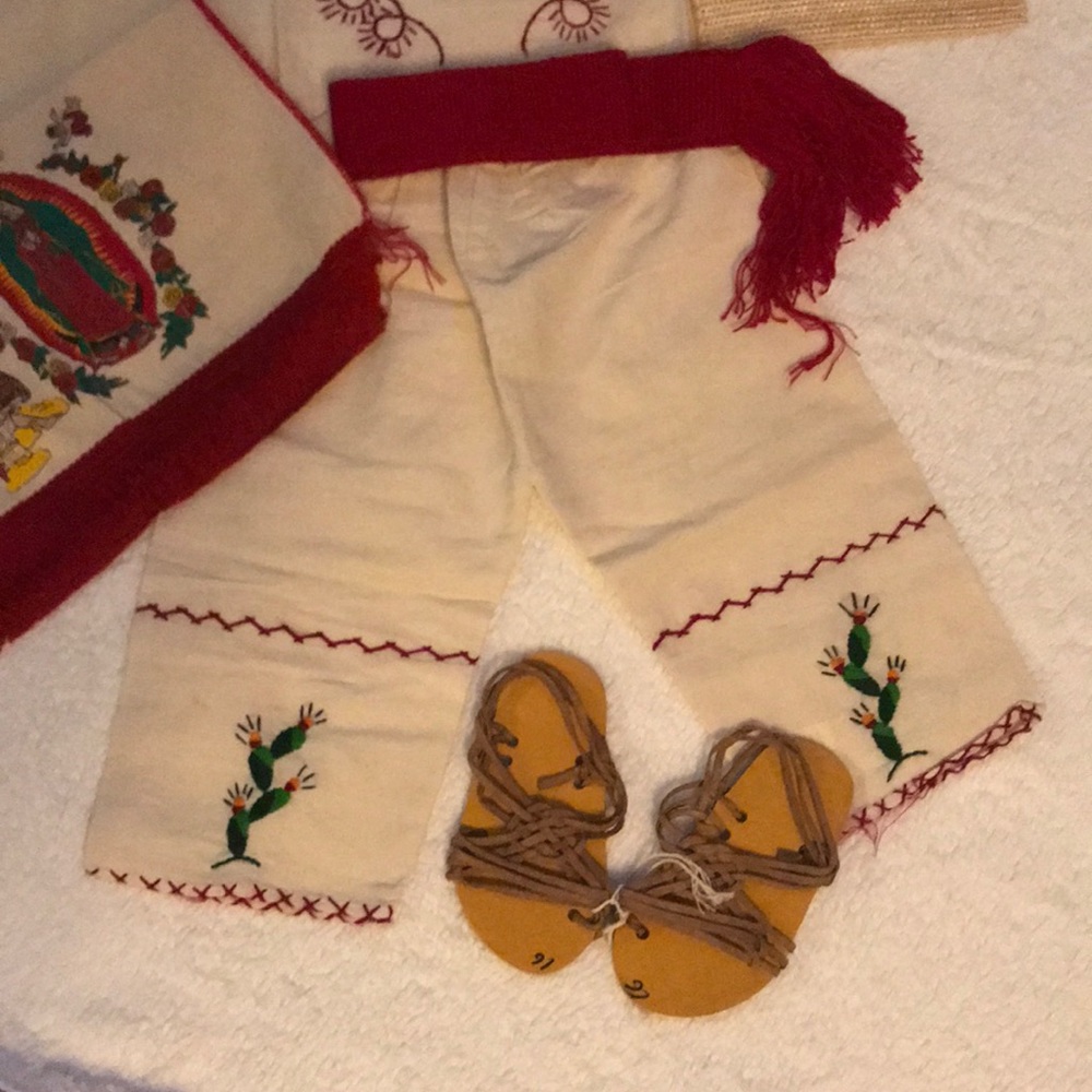 Ropita de nino de indigena - Picture 4 of 8